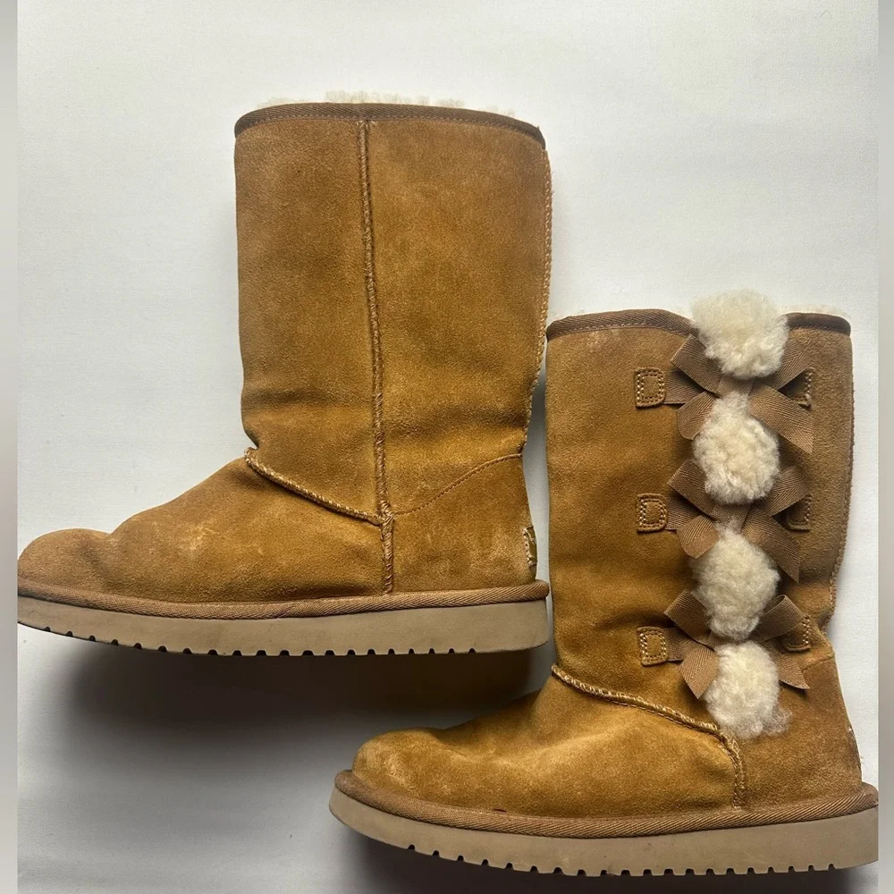 Koolaburra by UGG boots. Size 6